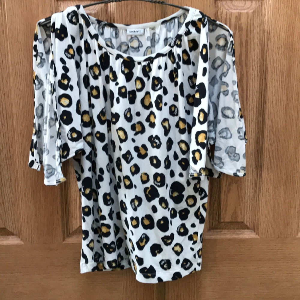 DKNYC leopard top